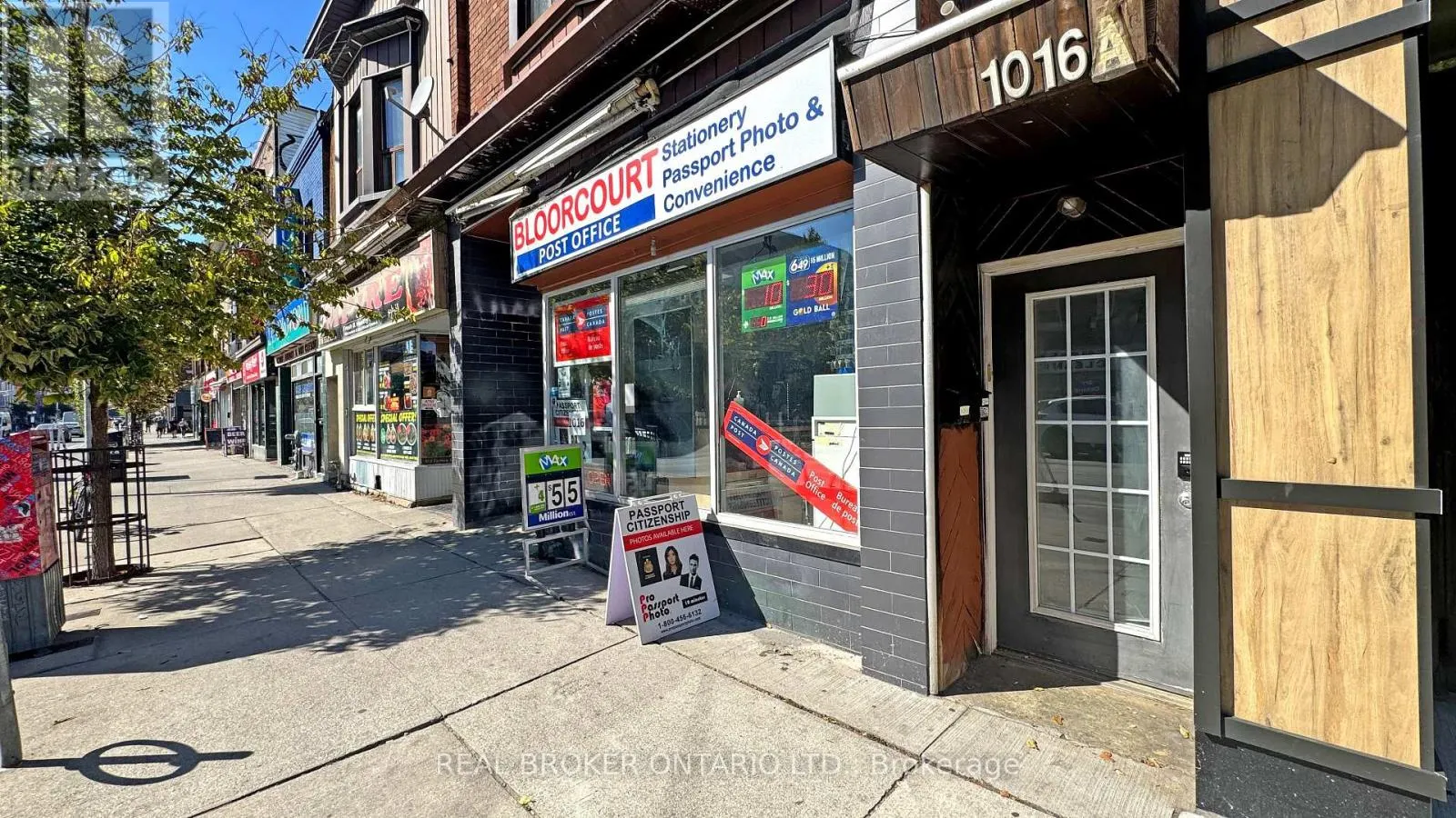 UPPER - 1016 BLOOR STREET W