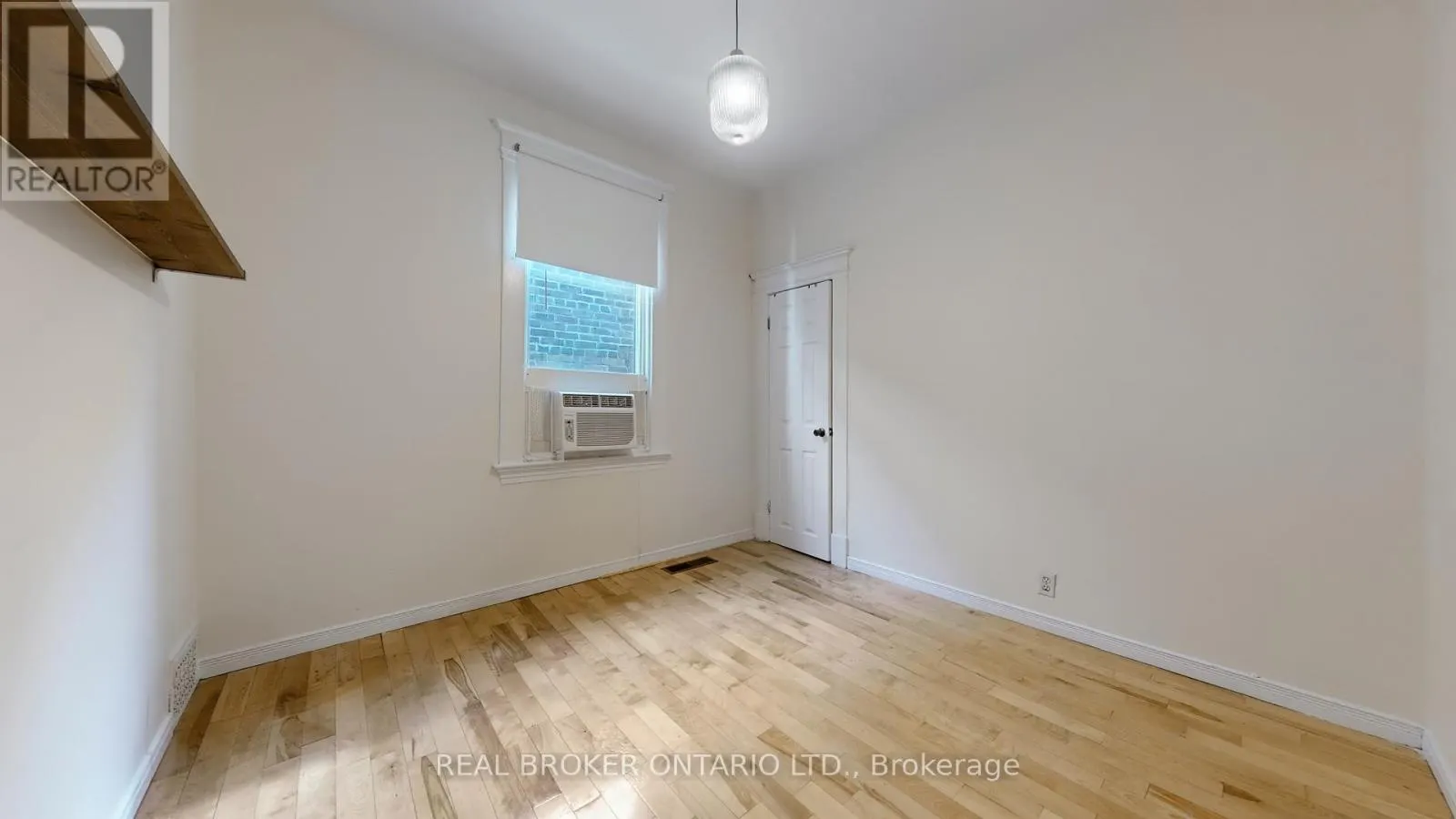 UPPER - 1016 BLOOR STREET W