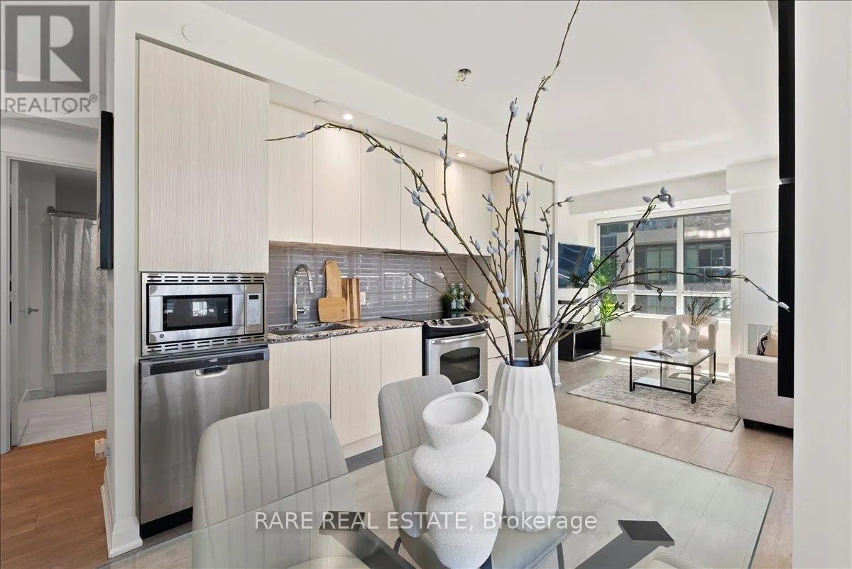 608 - 110 MARINE PARADE DRIVE