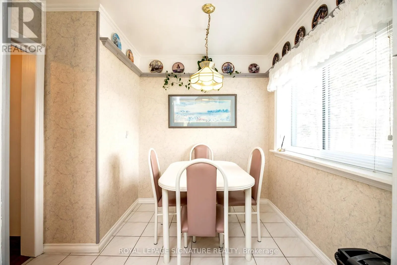 44 - 51 BROADFIELD DRIVE