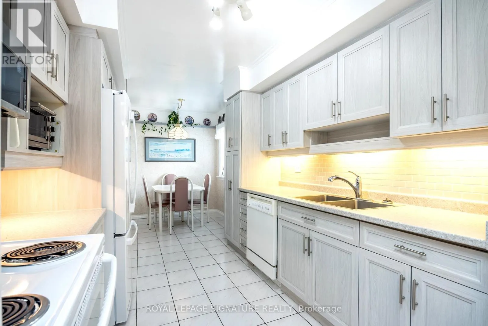44 - 51 BROADFIELD DRIVE