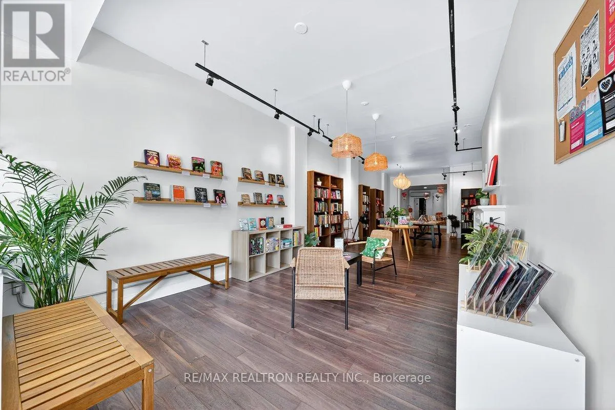 1640 QUEEN STREET W