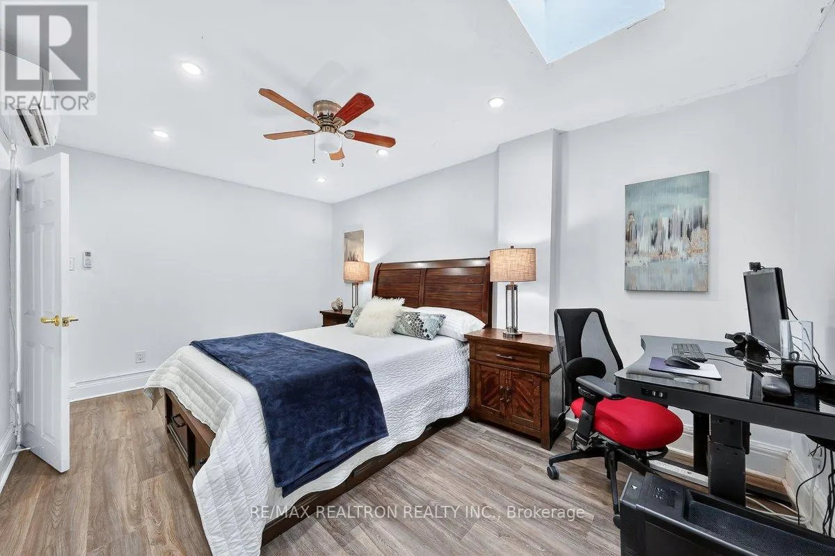 1640 QUEEN STREET W