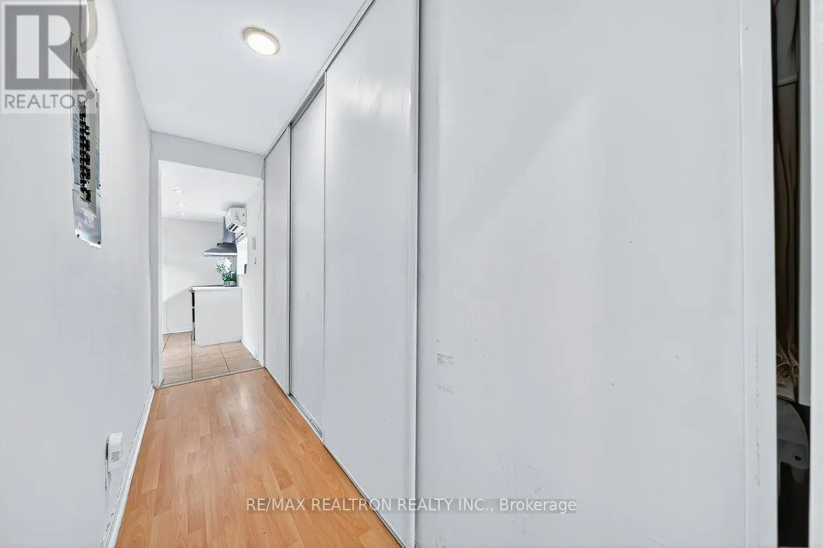 1640 QUEEN STREET W