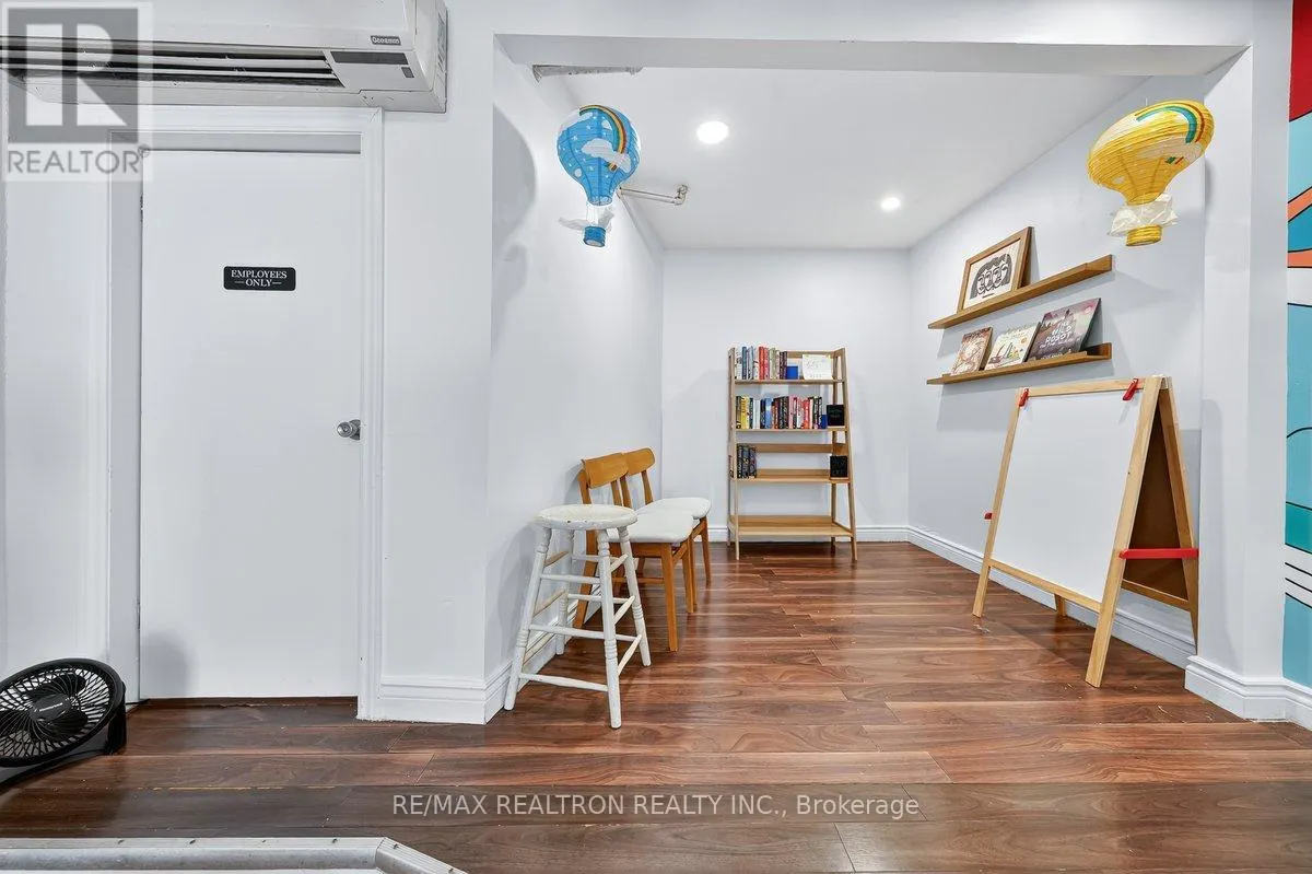 1640 QUEEN STREET W