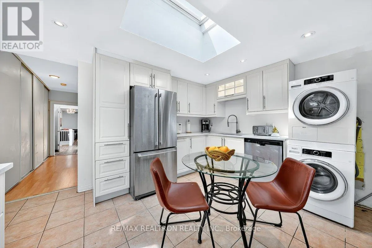 1640 QUEEN STREET W