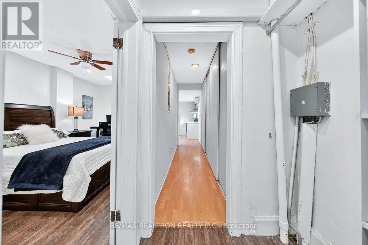 1640 QUEEN STREET W