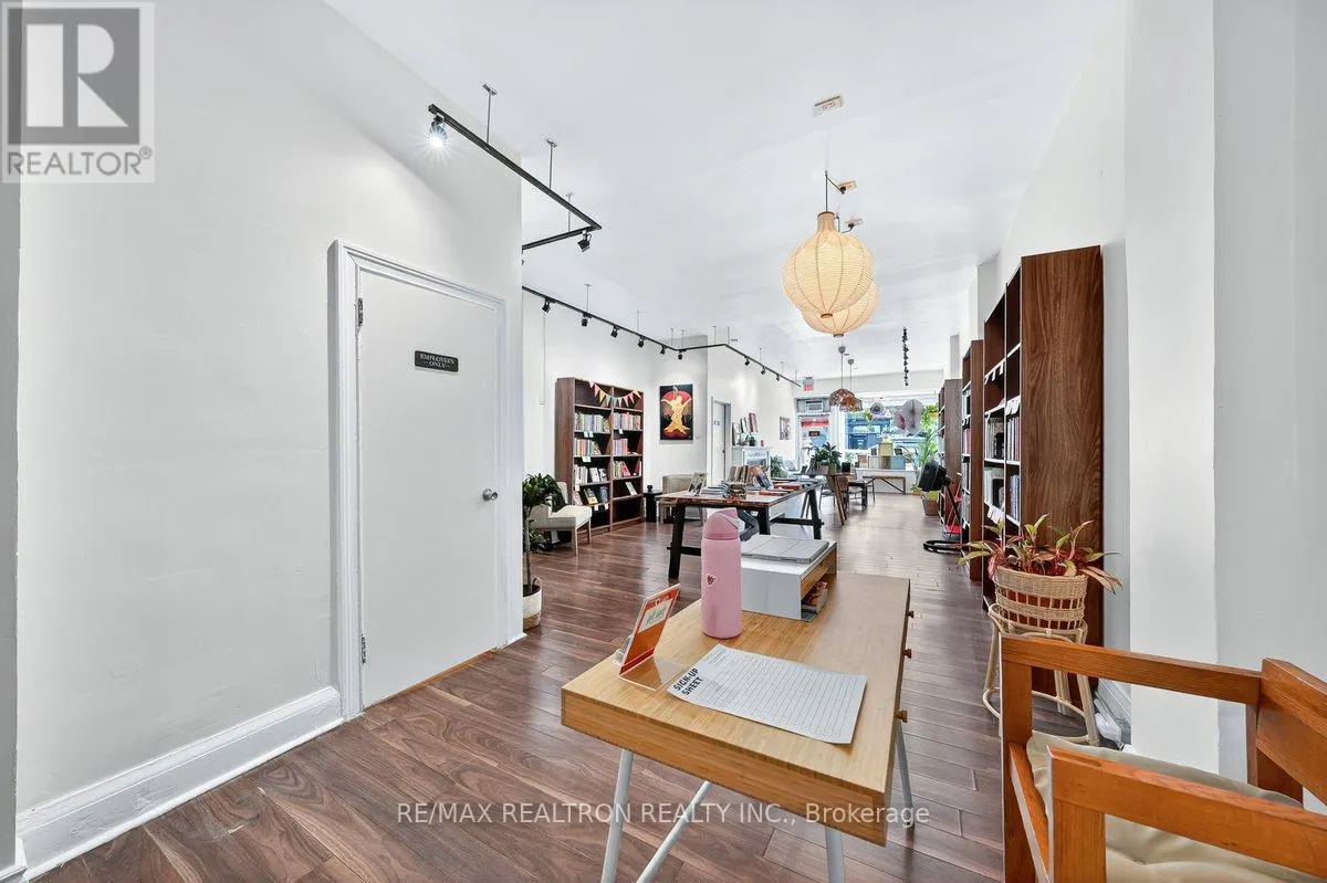 1640 QUEEN STREET W