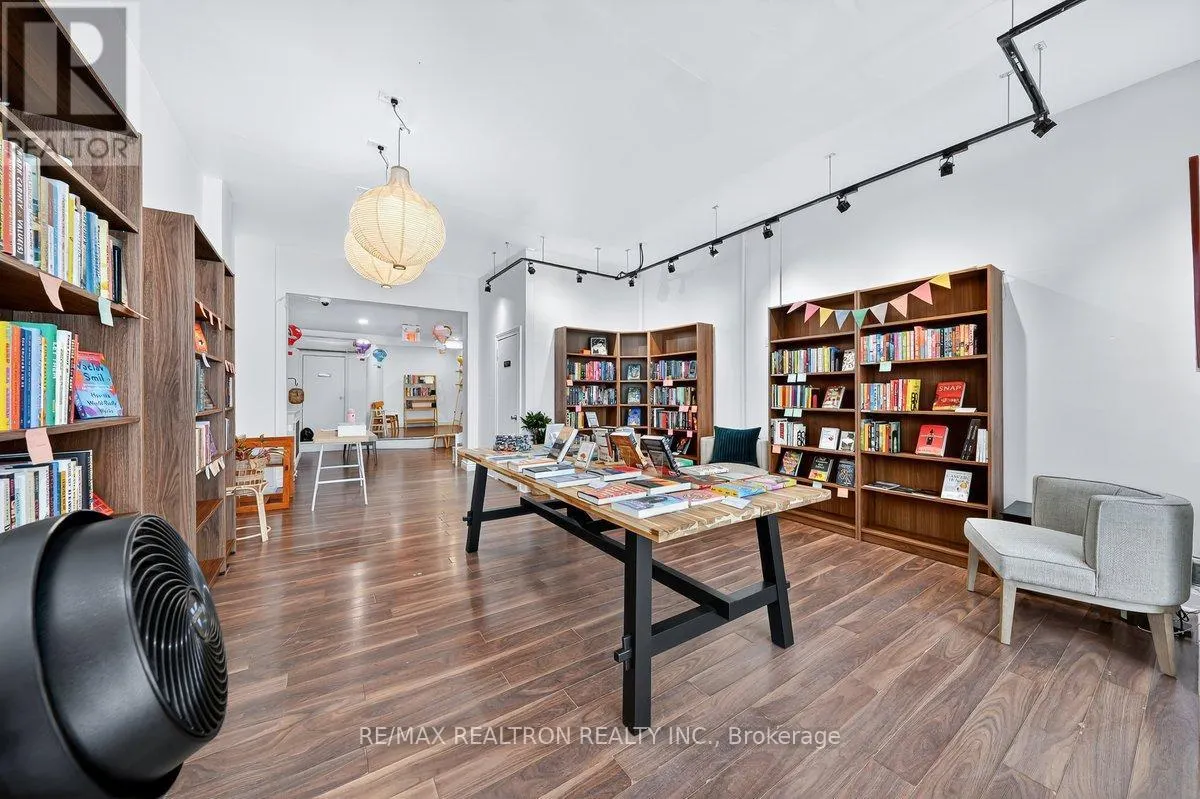 1640 QUEEN STREET W