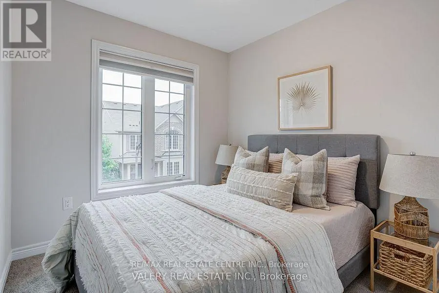 389 HARDWICK COMMON DRIVE