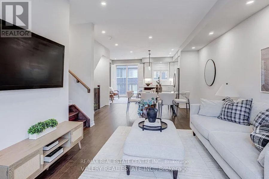389 HARDWICK COMMON DRIVE