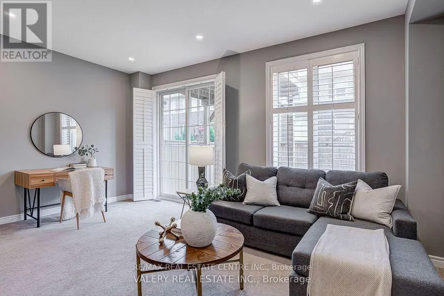389 HARDWICK COMMON DRIVE