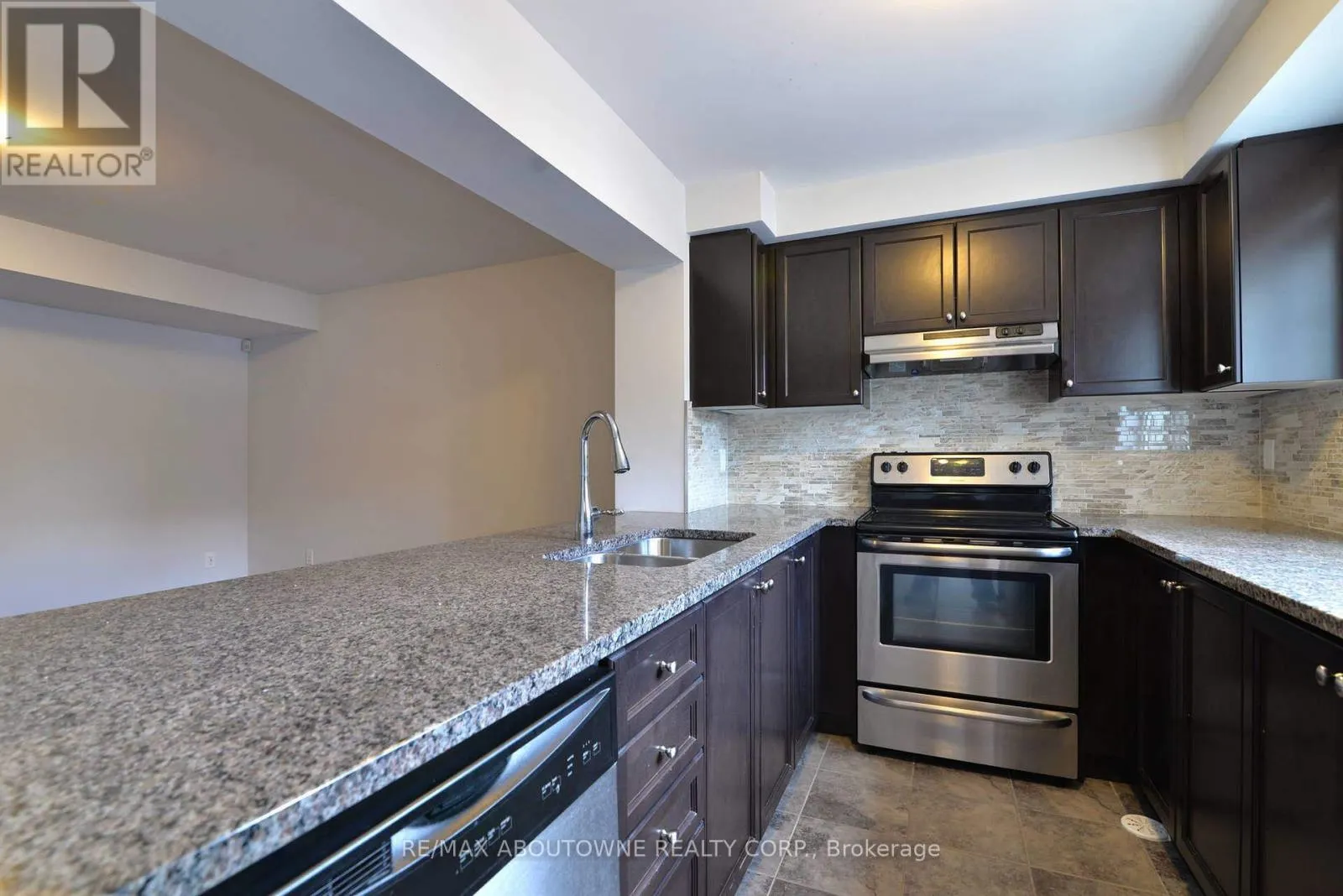 3062 GARDENIA GATE