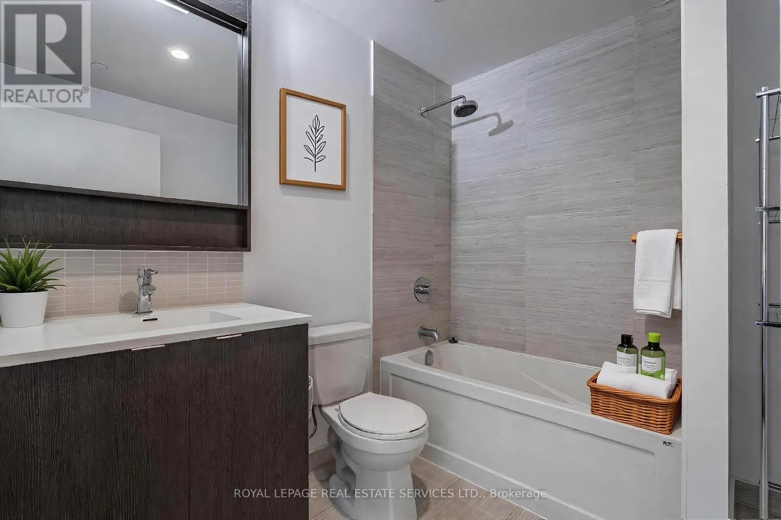 1507 - 2560 EGLINTON AVENUE W
