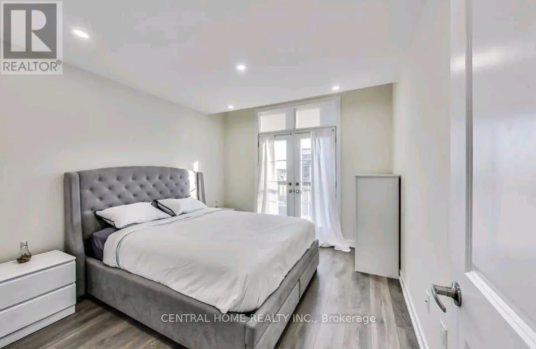 241 - 2355 SHEPPARD AVENUE W