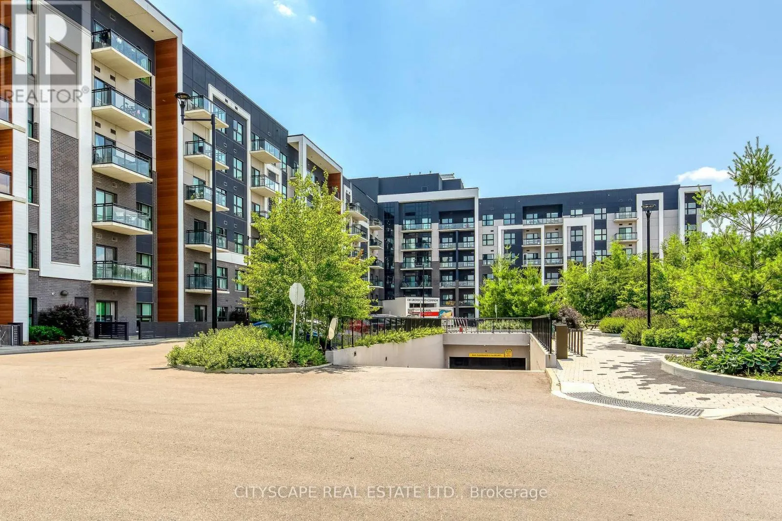 205 - 128 GROVEWOOD COMMON