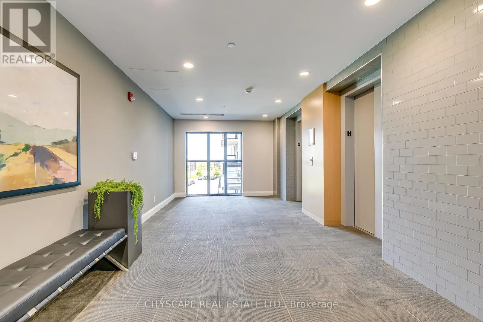 205 - 128 GROVEWOOD COMMON