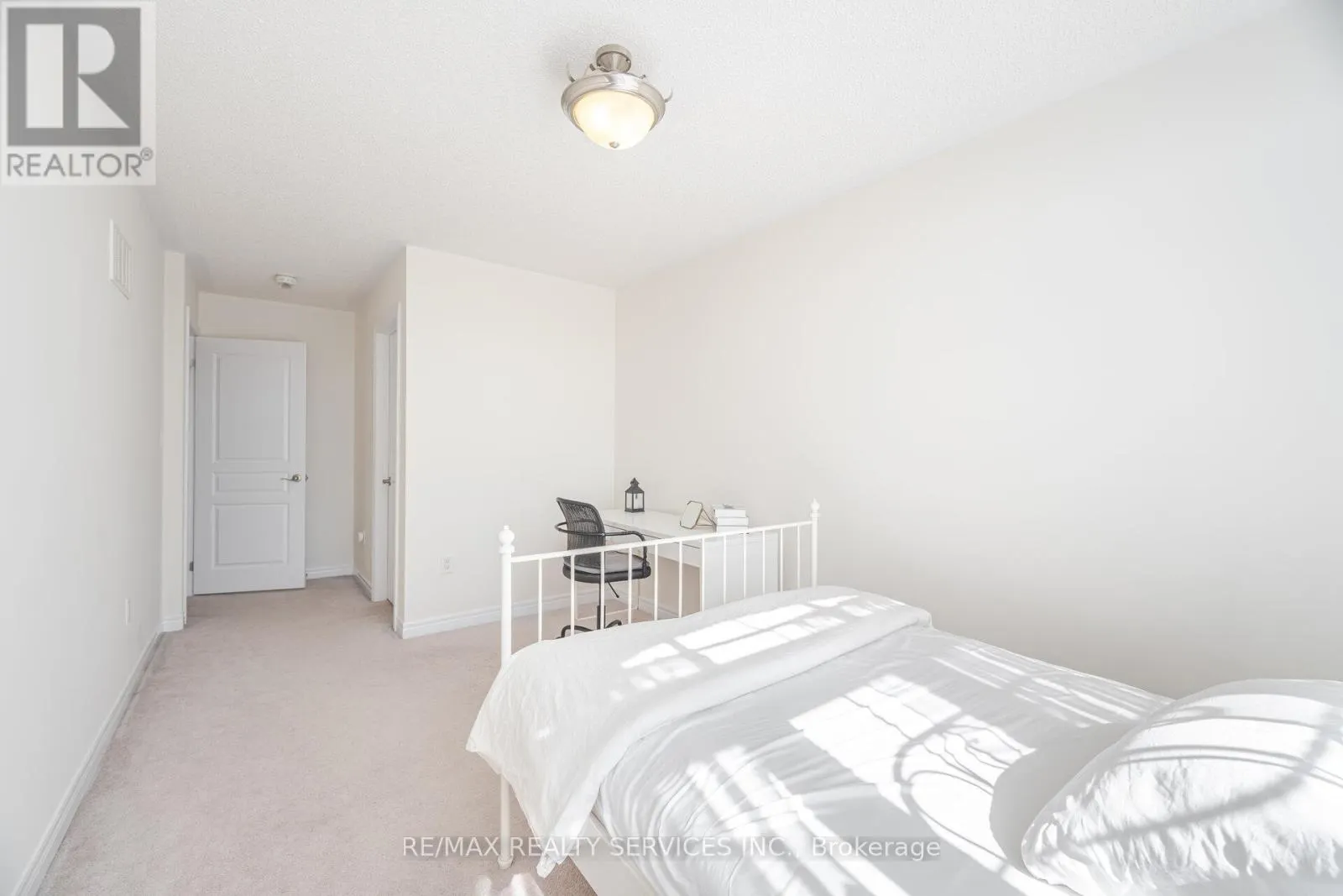 15 VINEWOOD ROAD
