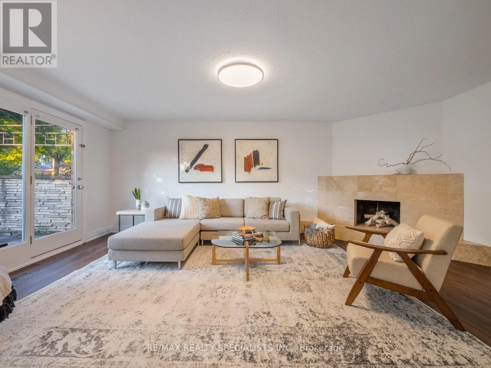 761 DUCHESS DRIVE