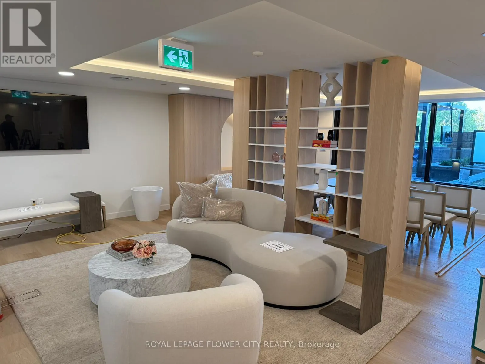 1412 - 3009 NOVER ROAD