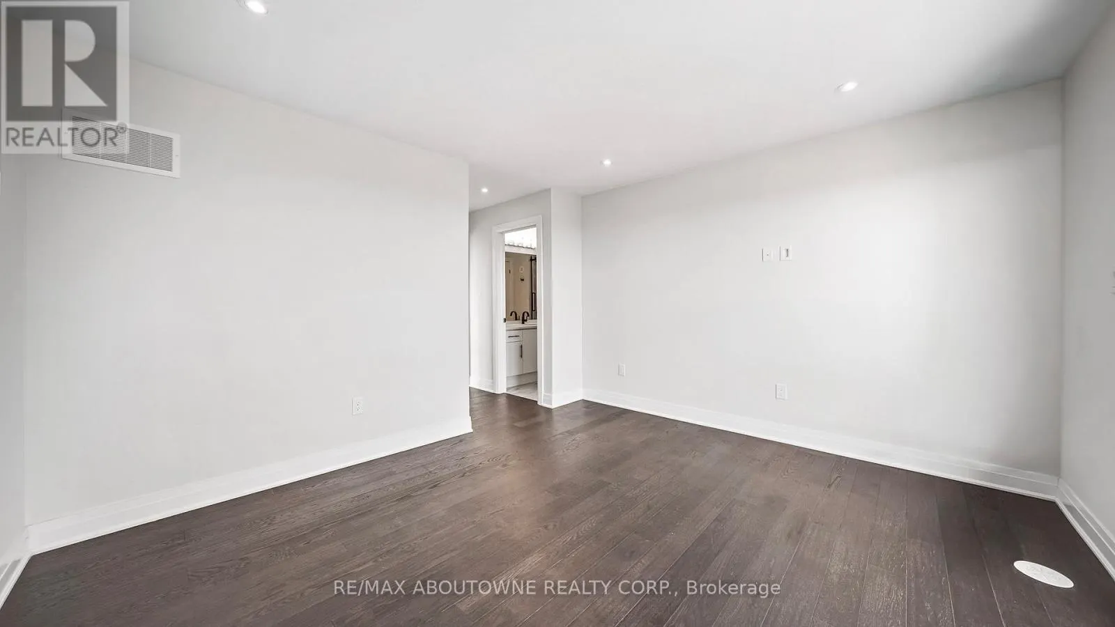 102 SETTLERS ROAD E
