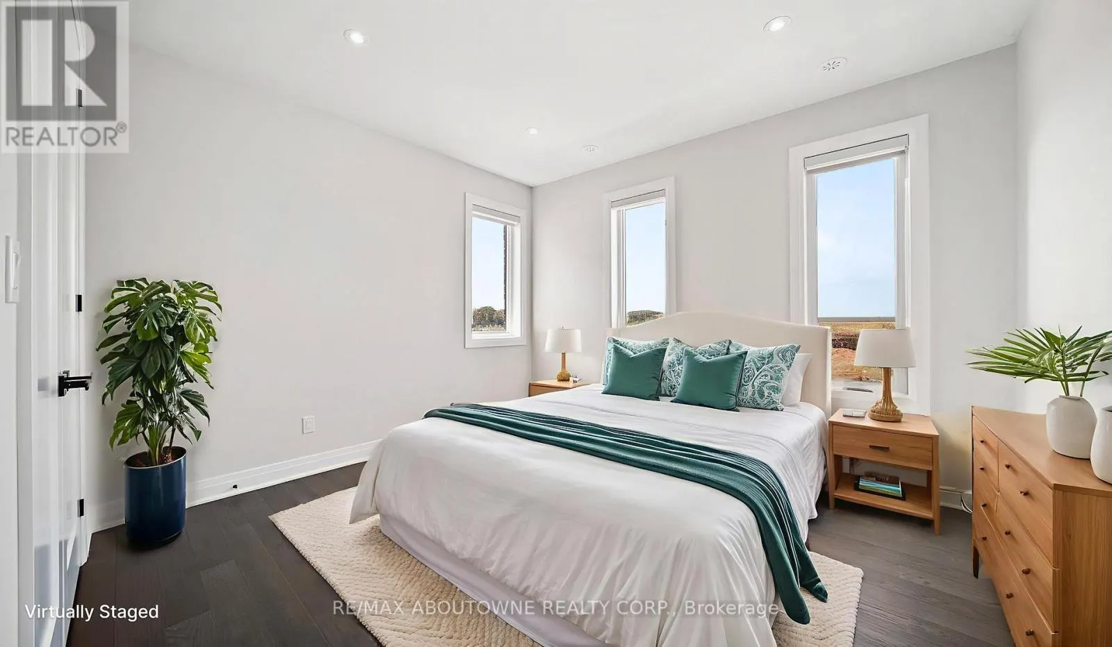102 SETTLERS ROAD E