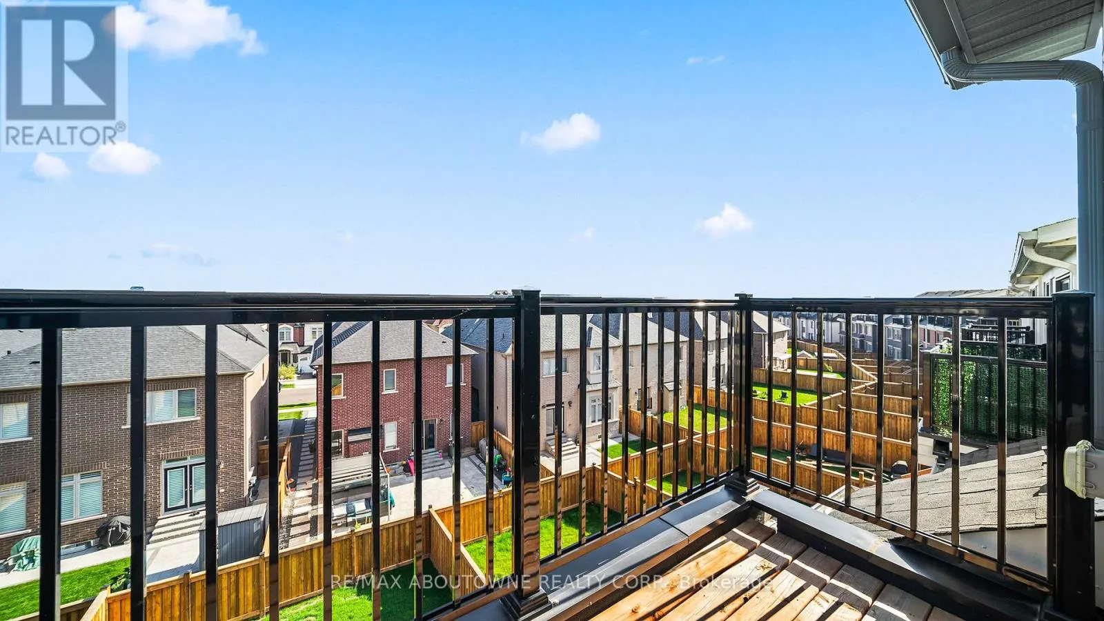 102 SETTLERS ROAD E