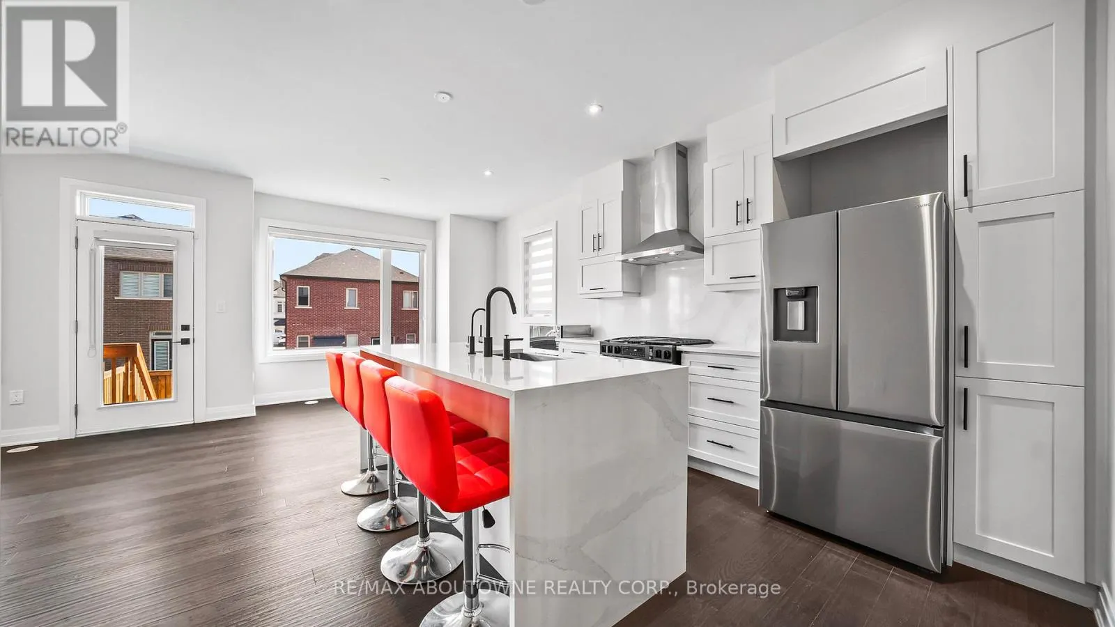 102 SETTLERS ROAD E