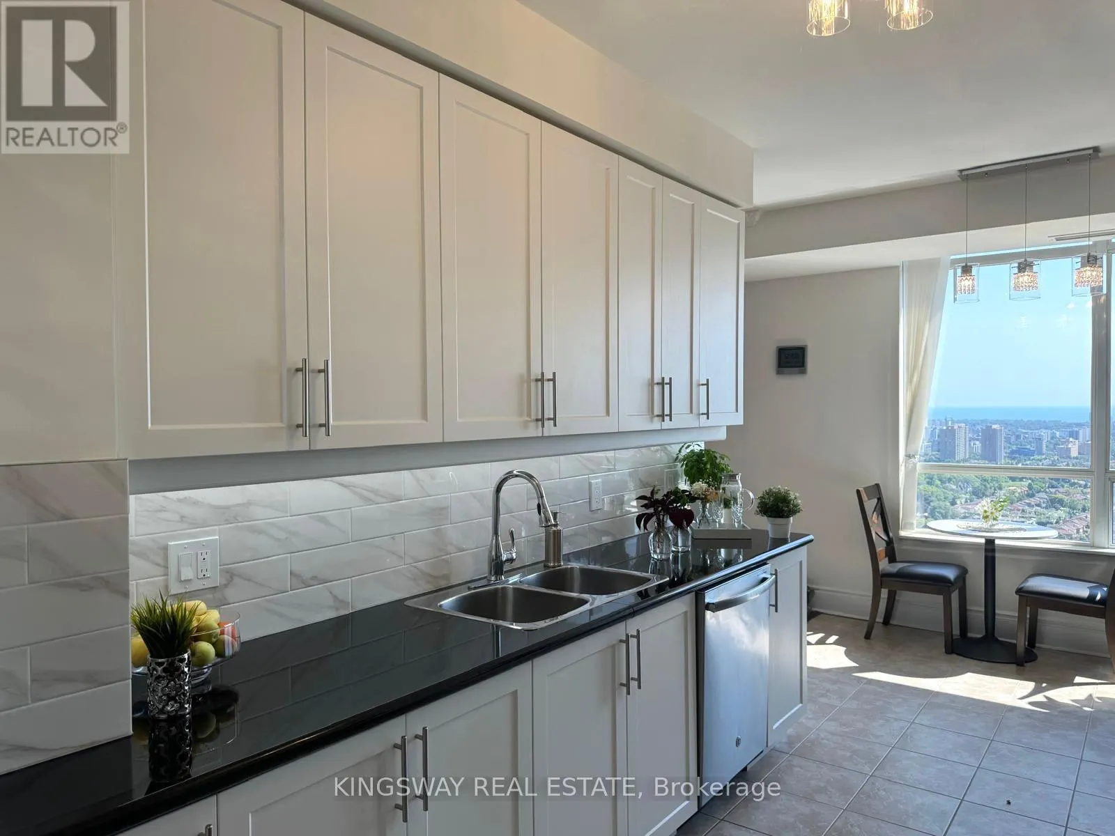3009 - 3880 DUKE OF YORK BOULEVARD