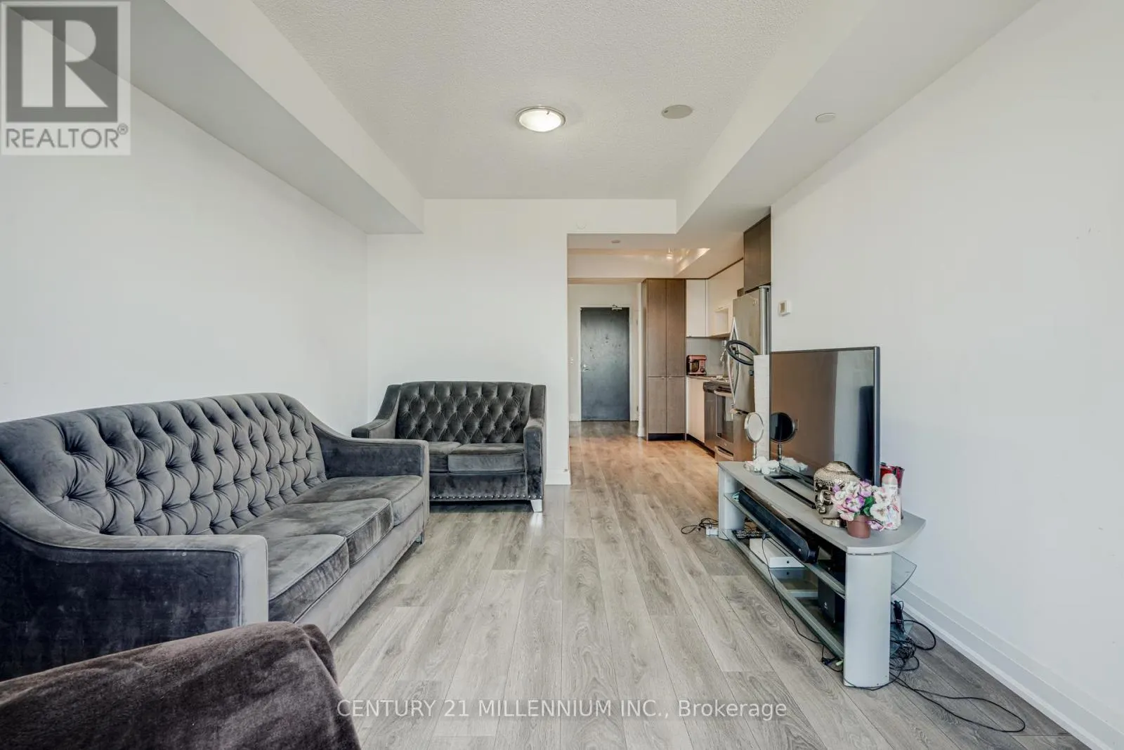2205 - 9 VALHALLA INN ROAD