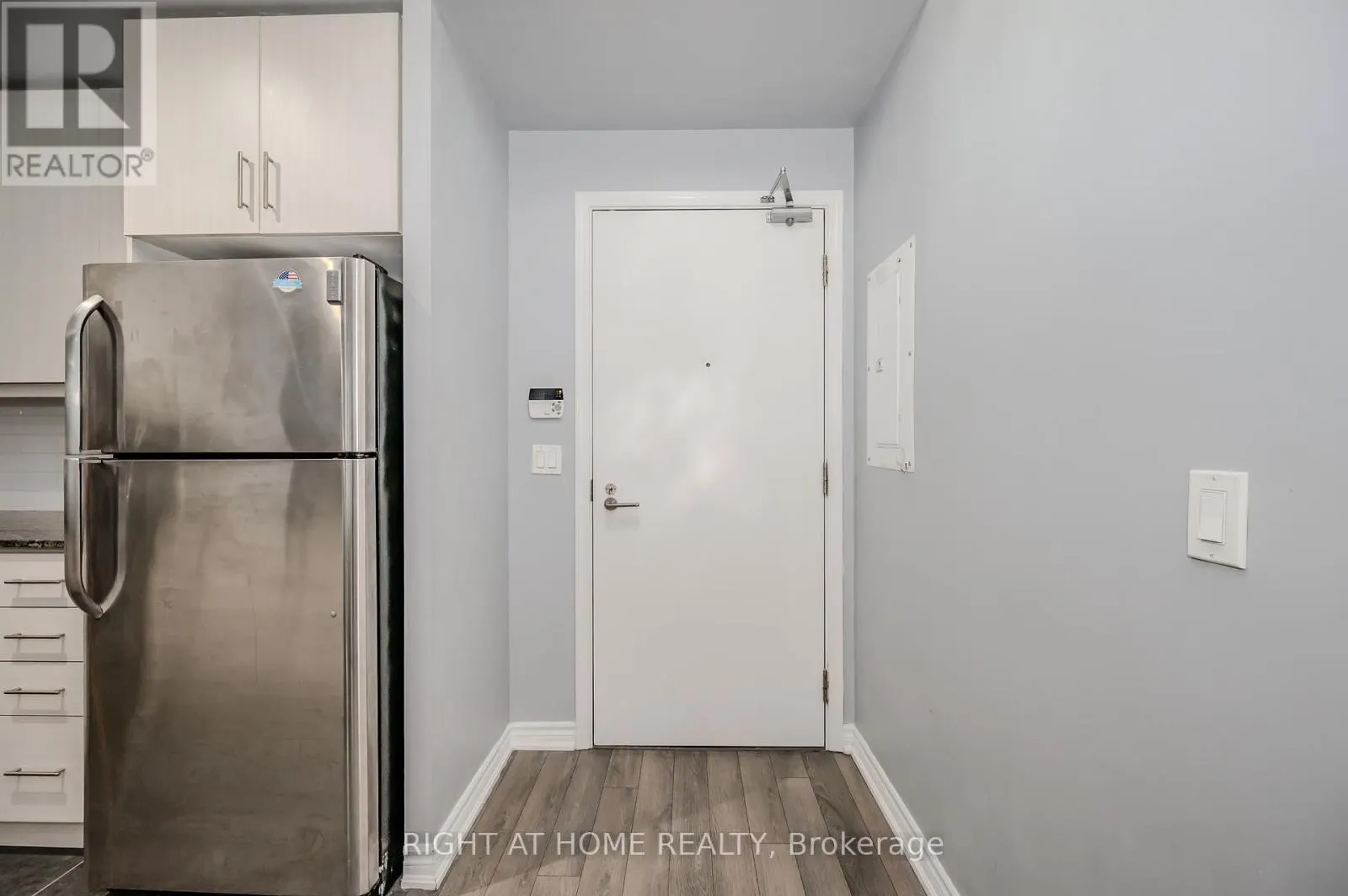 917 - 15 JAMES FINLAY WAY
