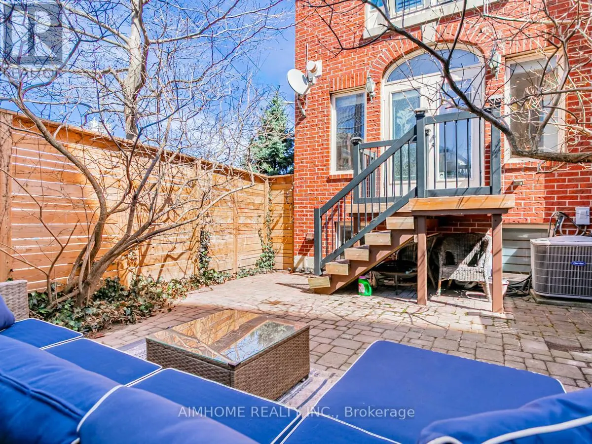 2 BROWNSTONE LANE
