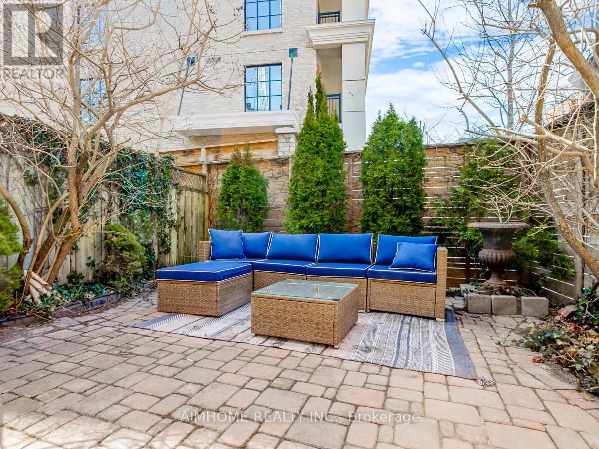 2 BROWNSTONE LANE