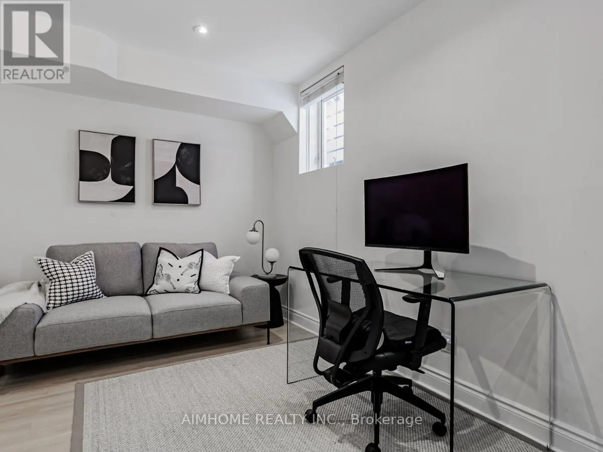 2 BROWNSTONE LANE