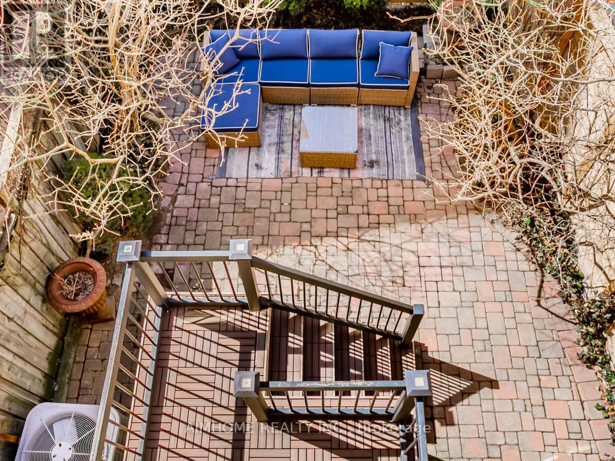 2 BROWNSTONE LANE