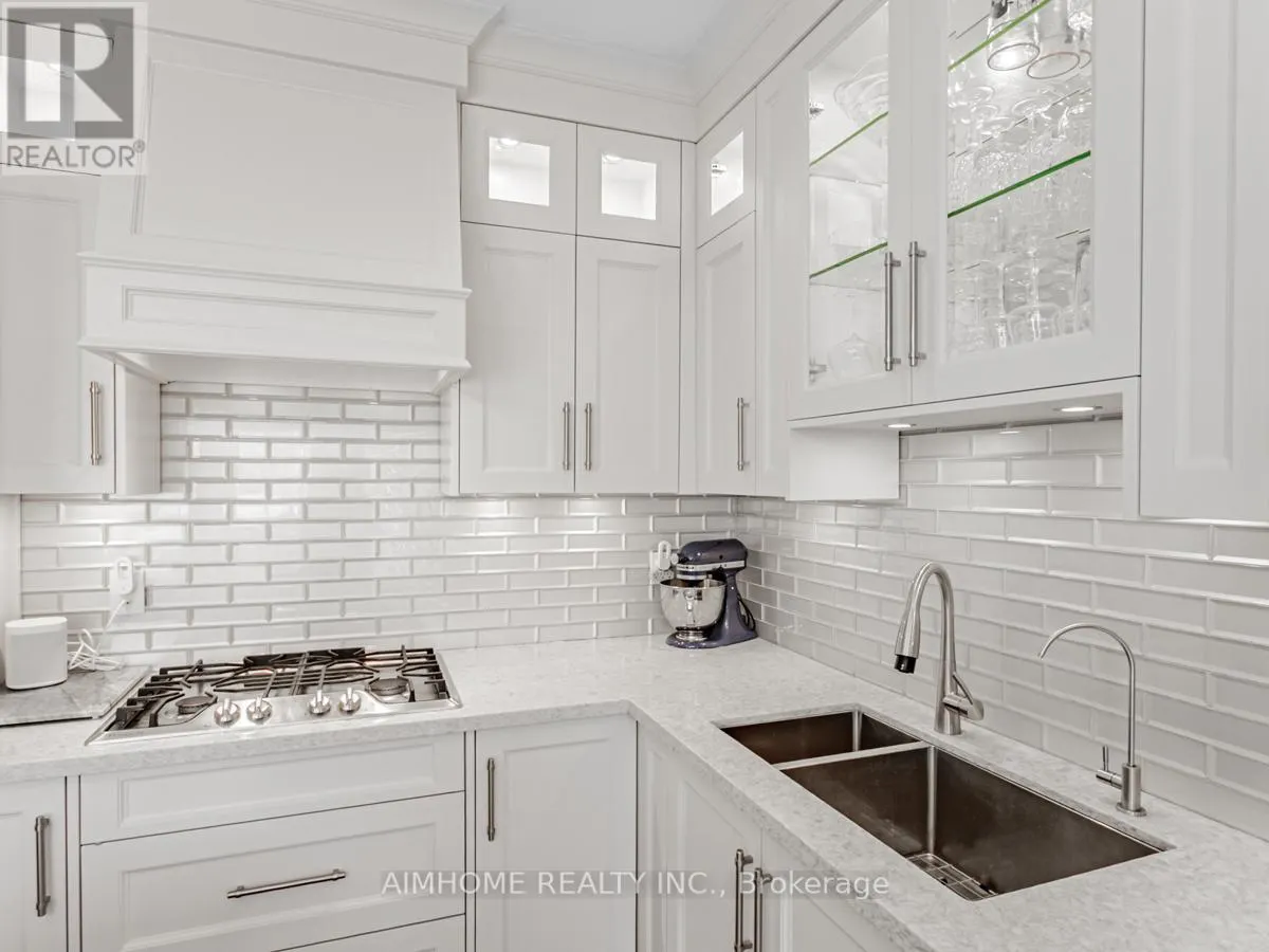 2 BROWNSTONE LANE