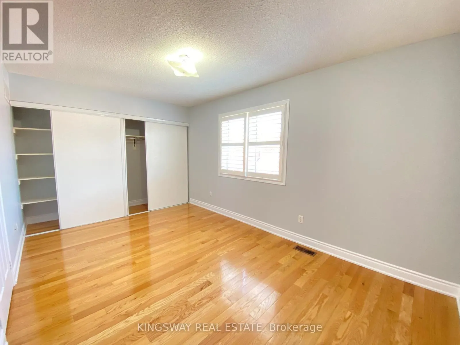 33 CARANCI CRESCENT