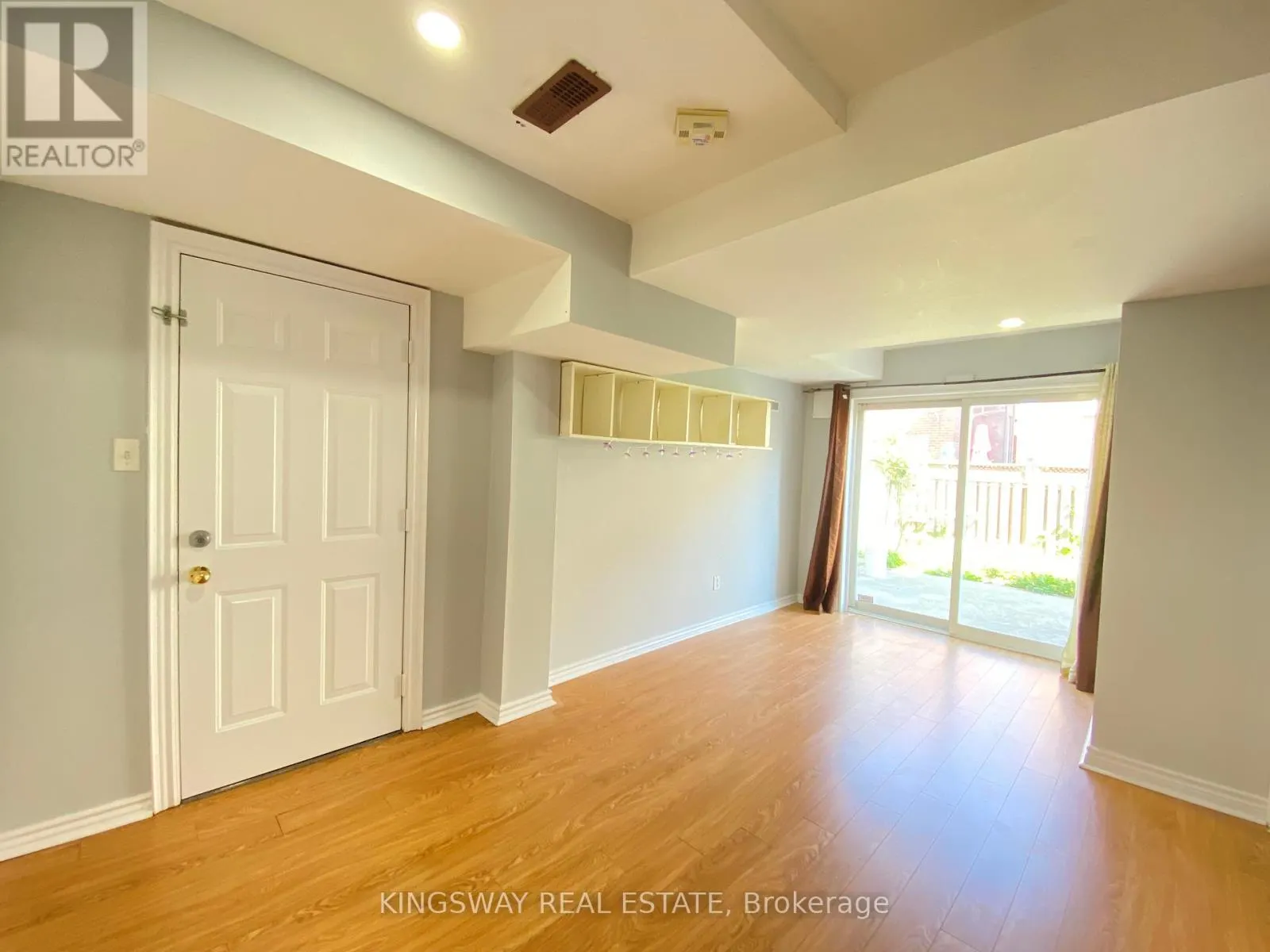33 CARANCI CRESCENT