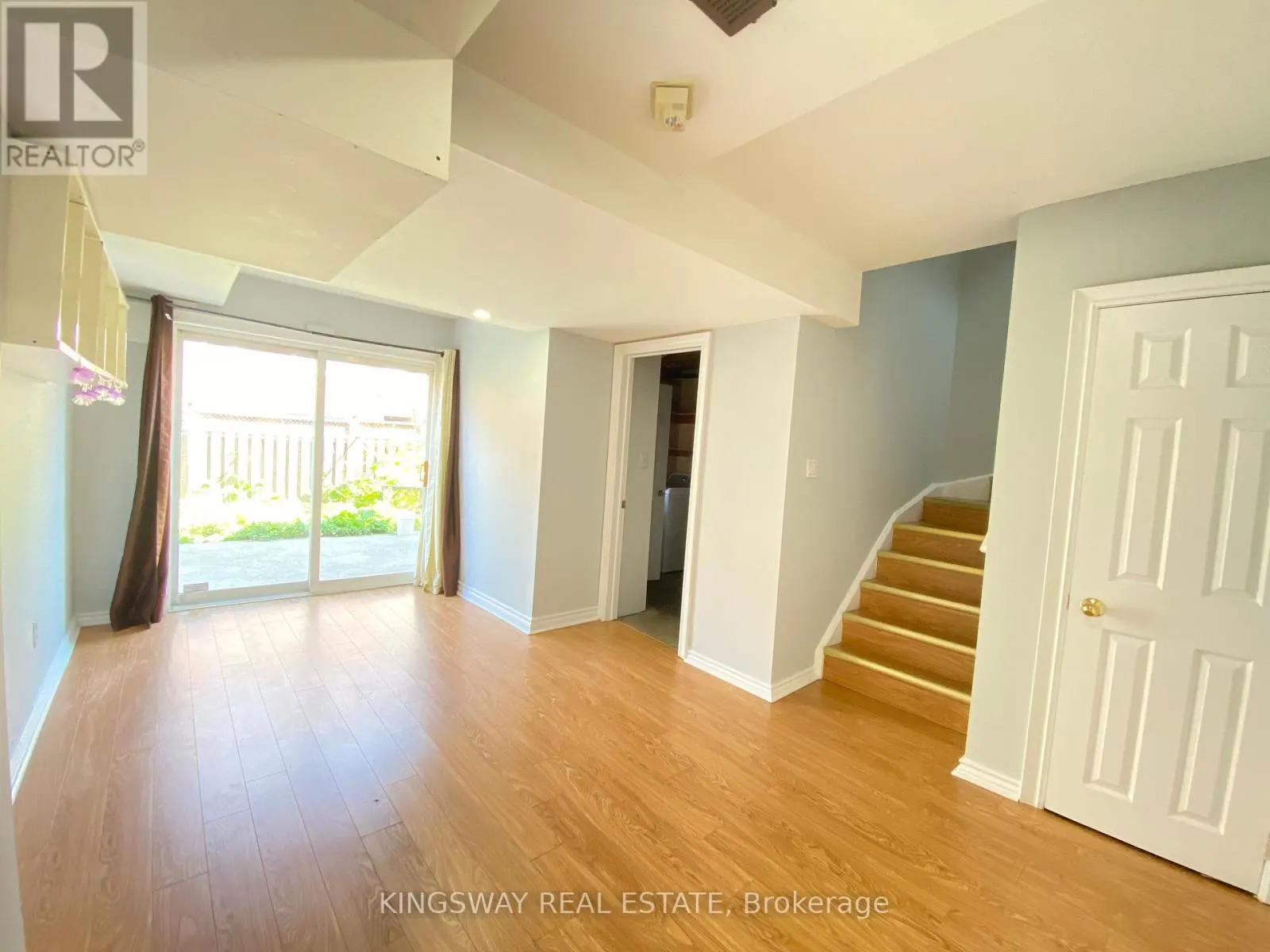 33 CARANCI CRESCENT