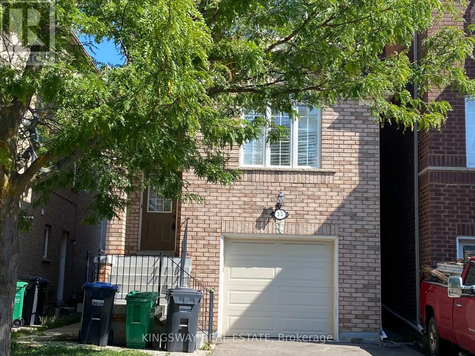 33 CARANCI CRESCENT