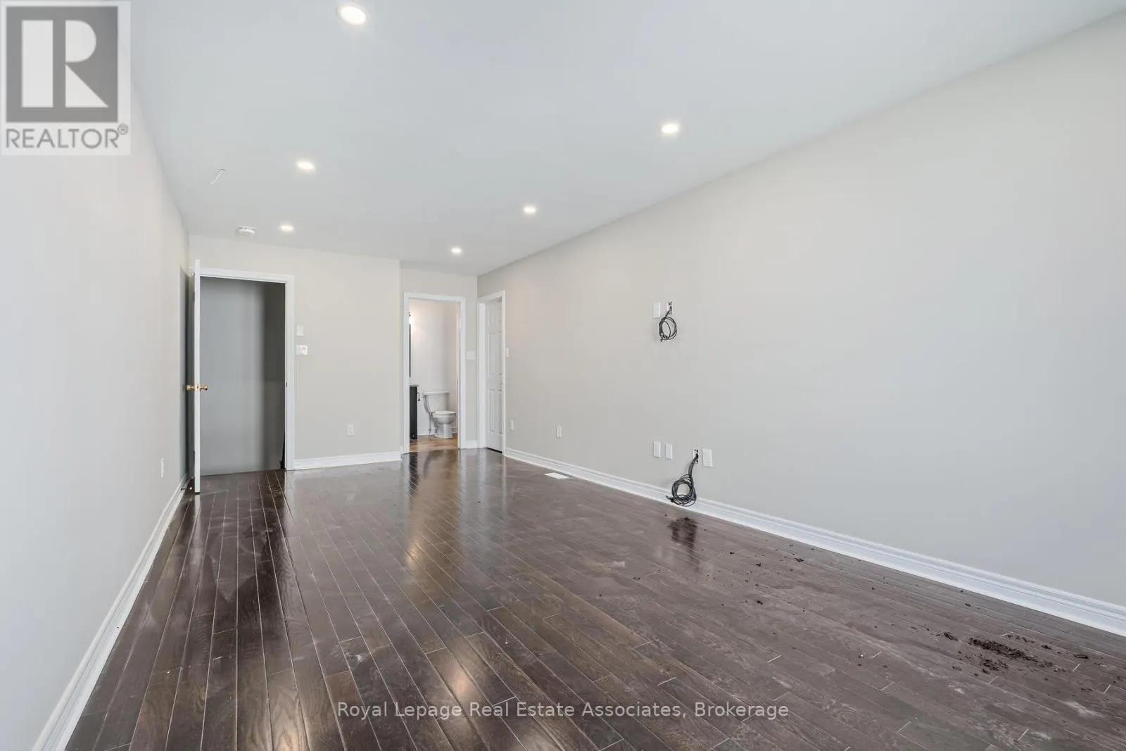 405 HINCKS DRIVE