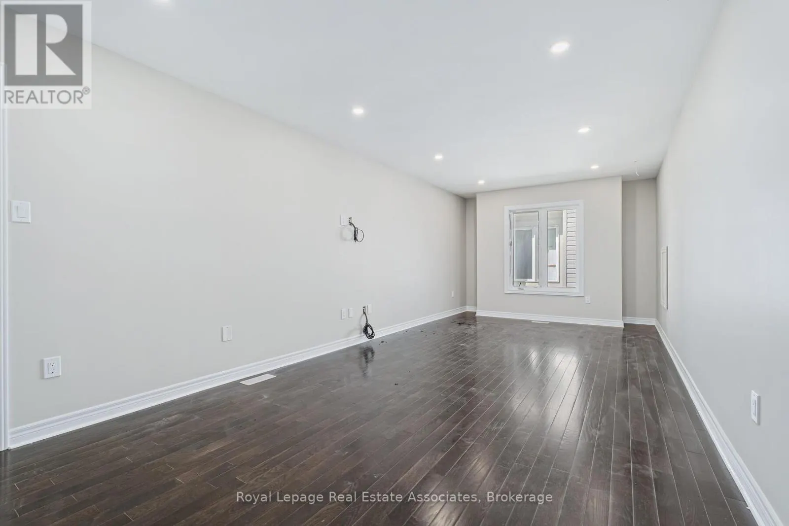 405 HINCKS DRIVE
