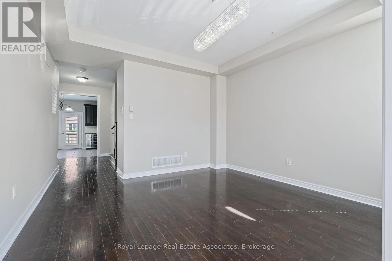 405 HINCKS DRIVE