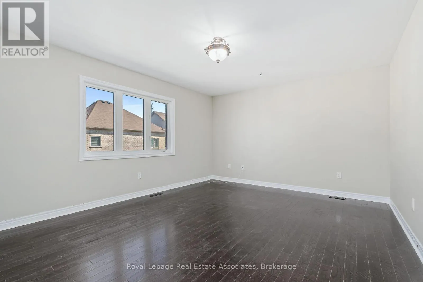 405 HINCKS DRIVE