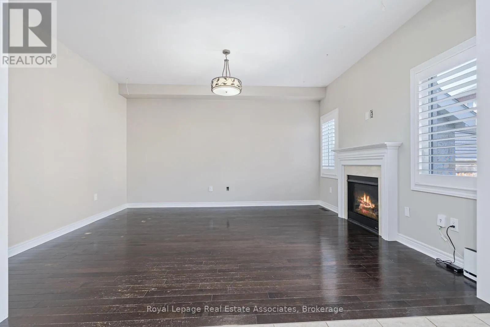 405 HINCKS DRIVE