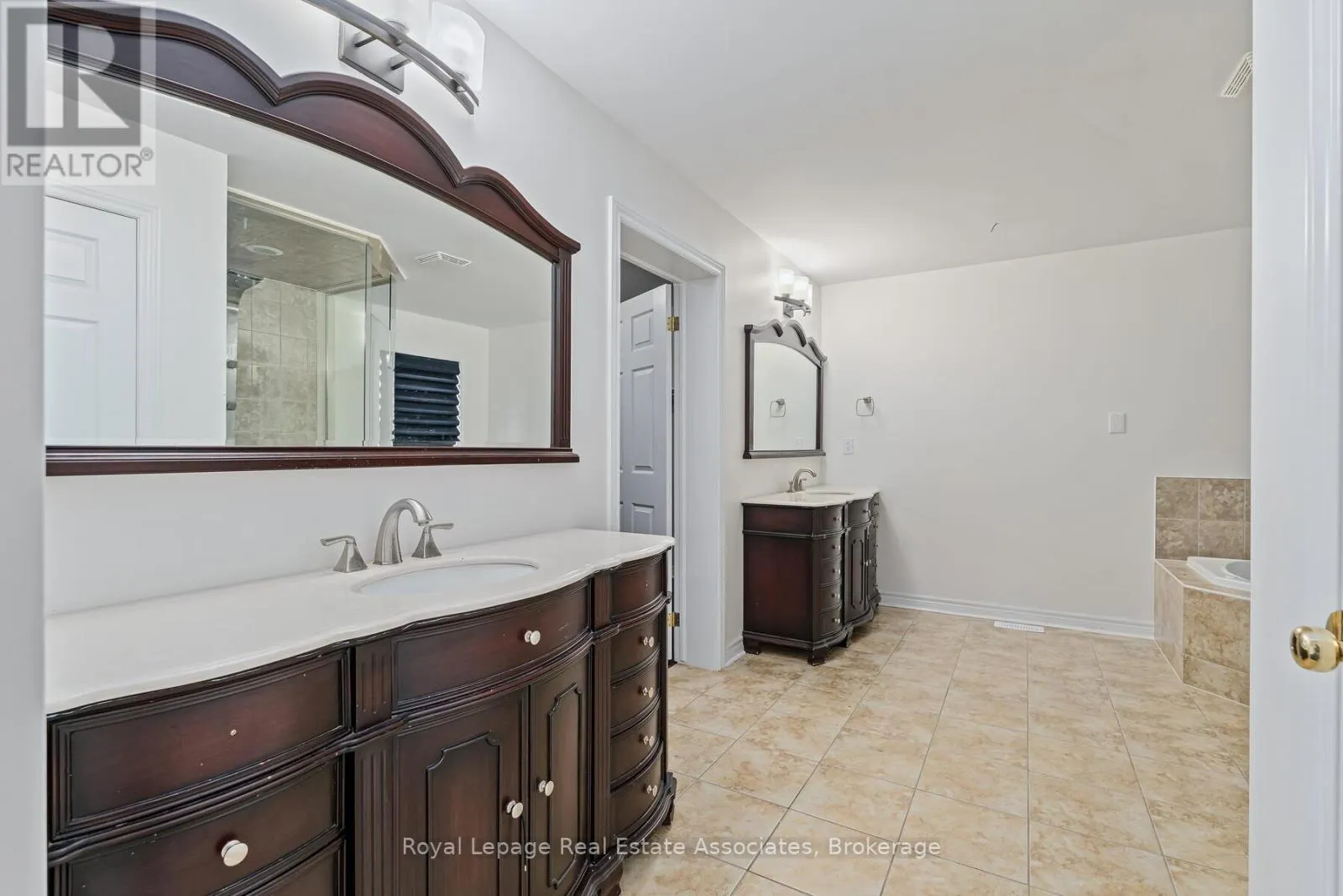 405 HINCKS DRIVE