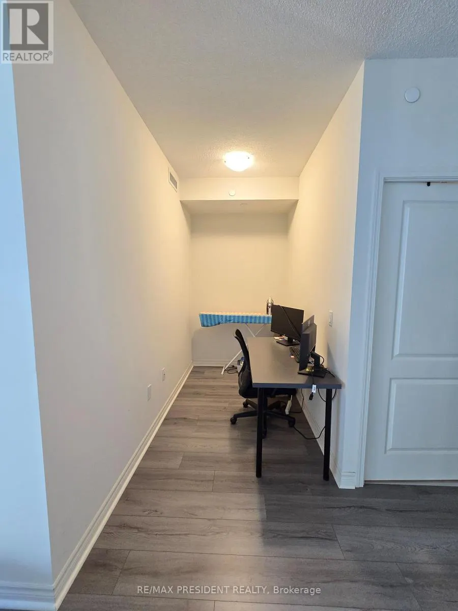 1709 - 349 RATHBURN ROAD W