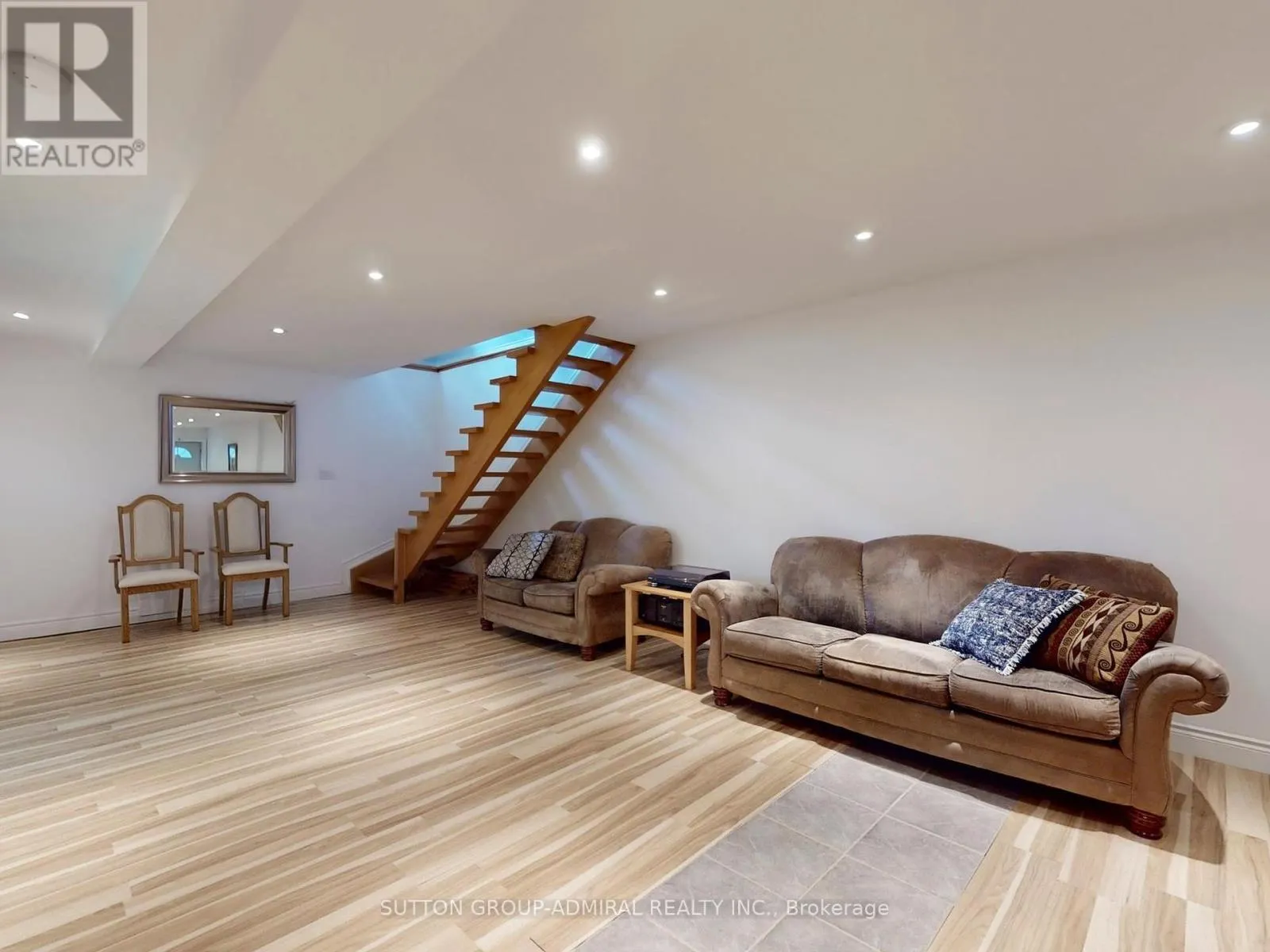 12 ABBS STREET