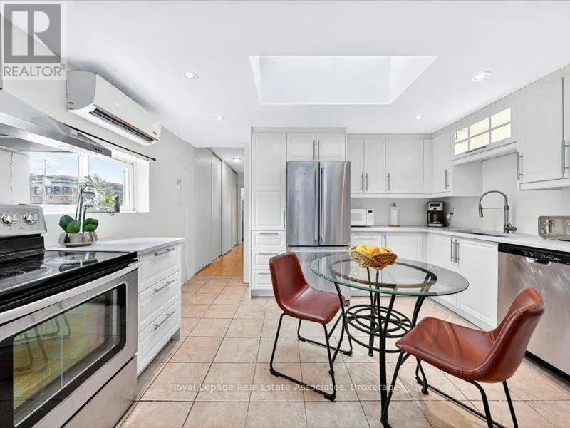 1640 QUEEN STREET W