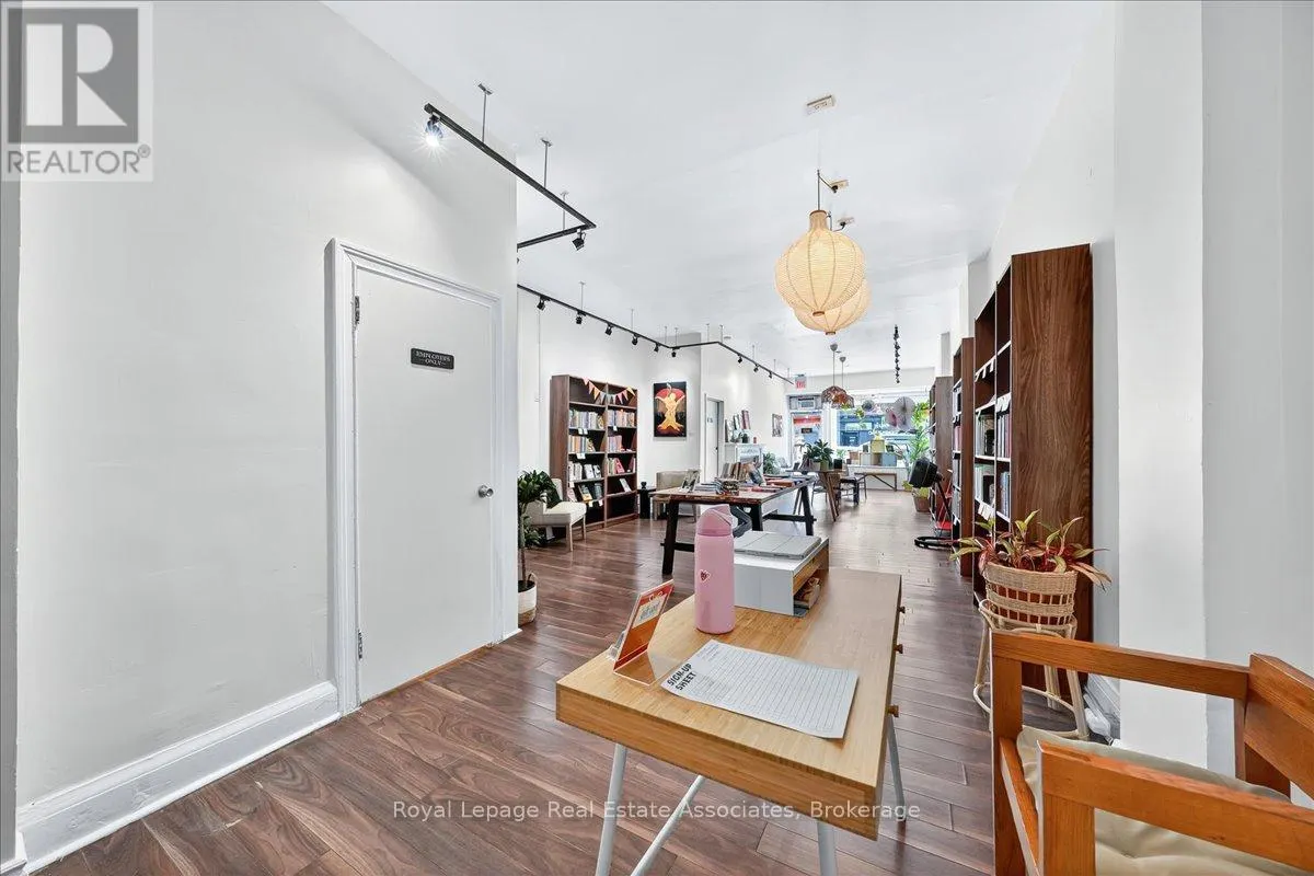 1640 QUEEN STREET W